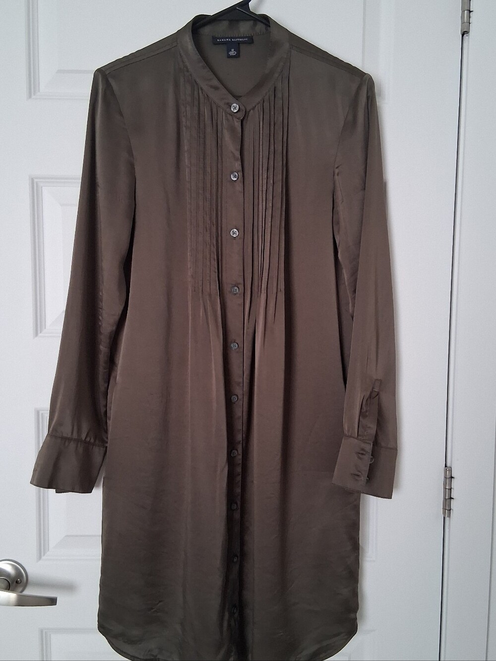 Banana Republic  100% Silk Tunic Dress Olive Green Size 10 From 2010 GUC